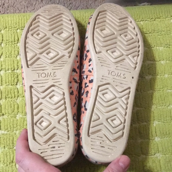 Toms Salmon Leopard Print shoes - Picture 5 of 6